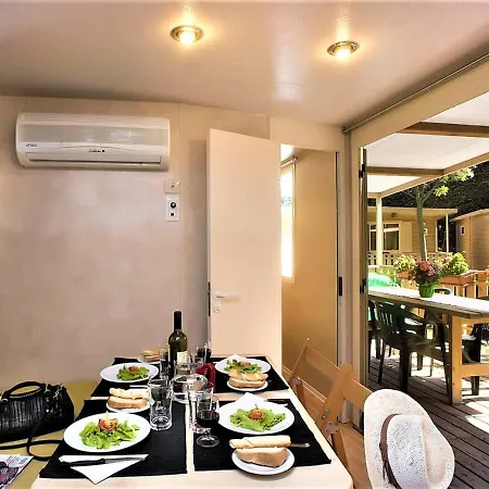 Mobile In With Private Garden *